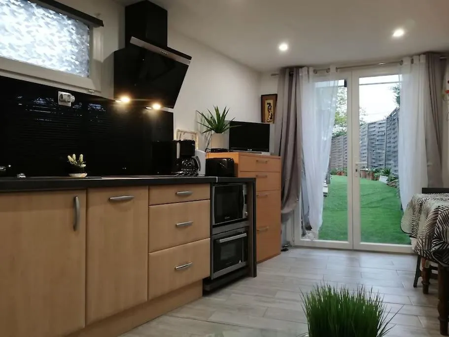 Studio Independant Dans Villa Avec Piscine Cagnes 0*, Cagnes-sur-Mer